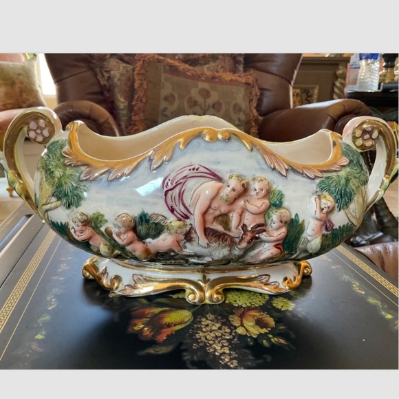 Capodimonte Vintage Pedestal Centerpiece Bowl Planter - Picture 2 of 9